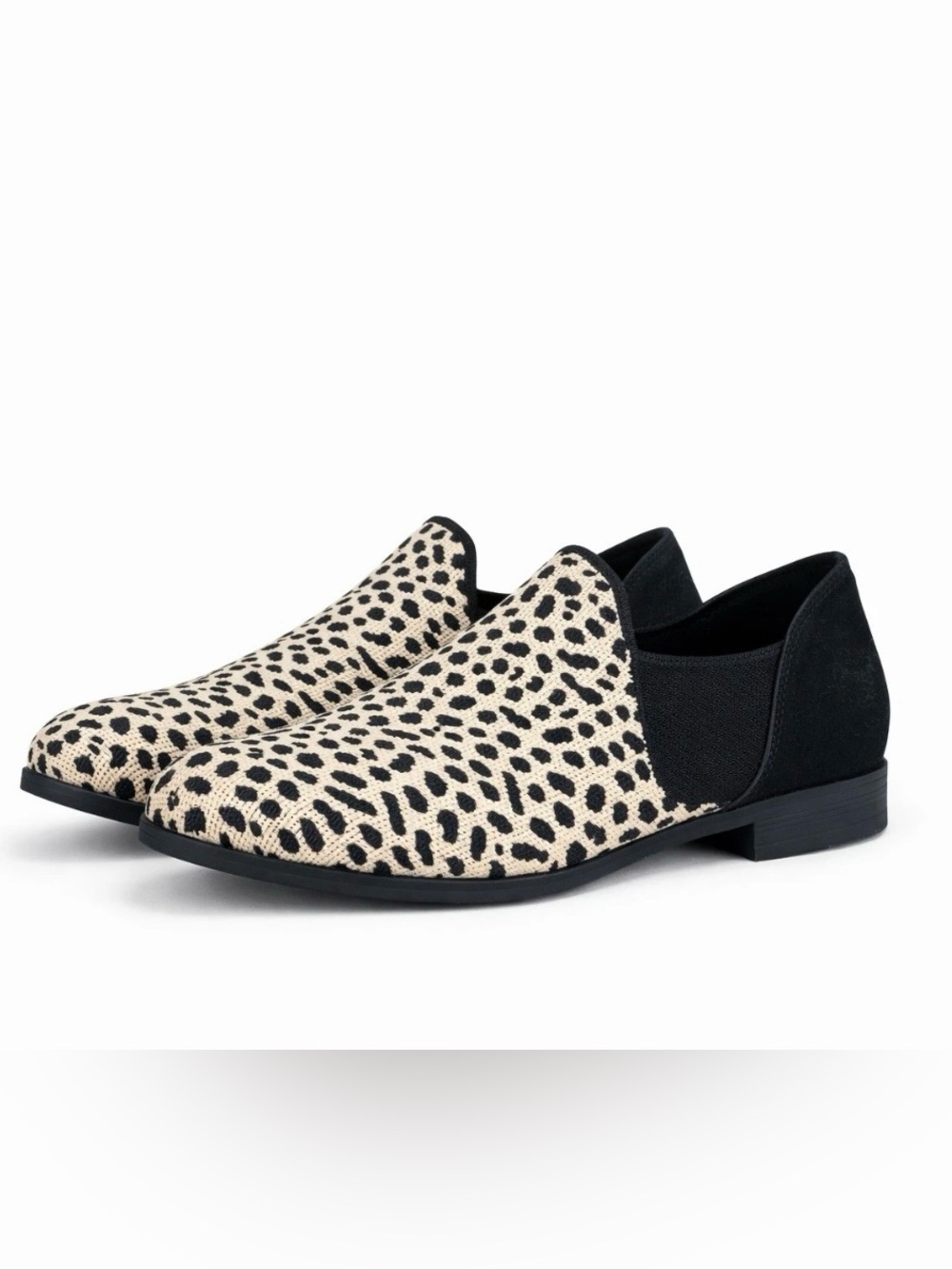 Skechers Women's Leopard Print Slip-On Flats in Black and Cream 7.5